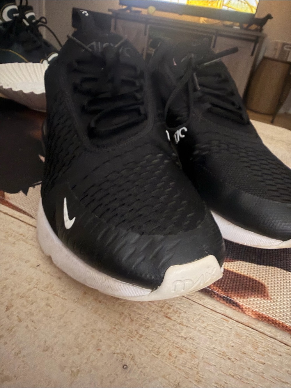 Men’s size 12 Nike Air Max 270 Men's Sneakers - Black/White - Picture 3 of 12